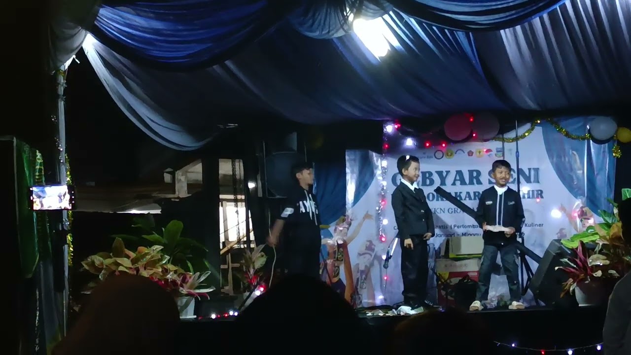 Cinderela jualan baju