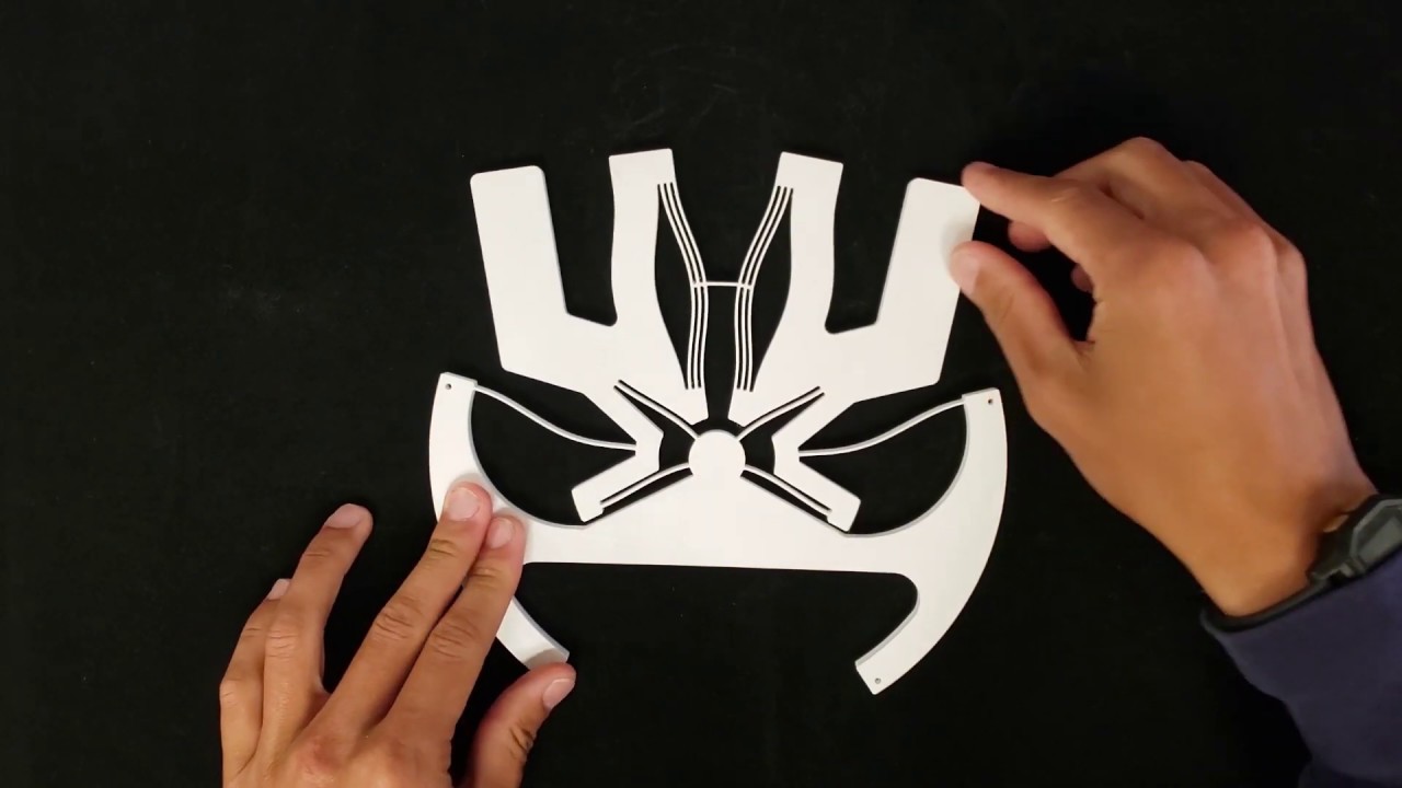 Fully compliant statically balanced compliant mechanism with opposing constant torque