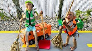 Bim Bim's Father Teaches Little Monkey Obi To Clean Up Trash