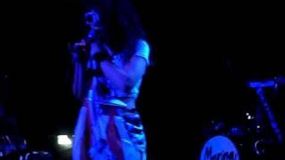 Hermit The Frog - Marina and the Diamonds (Hi-Fi Bar Melbourne, Australia) 28/12/10 by DaCazz 659 views 13 years ago 1 minute, 24 seconds