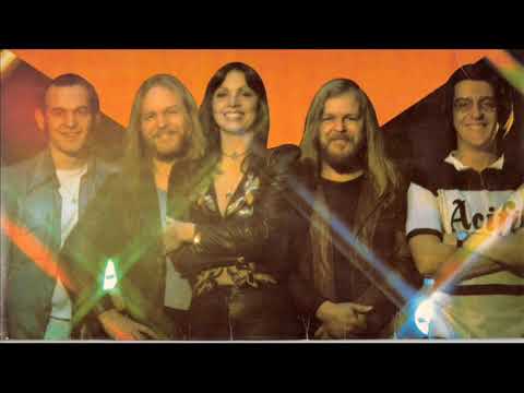 Earth And Fire  - Ruthless Queen Live (Lyrics)