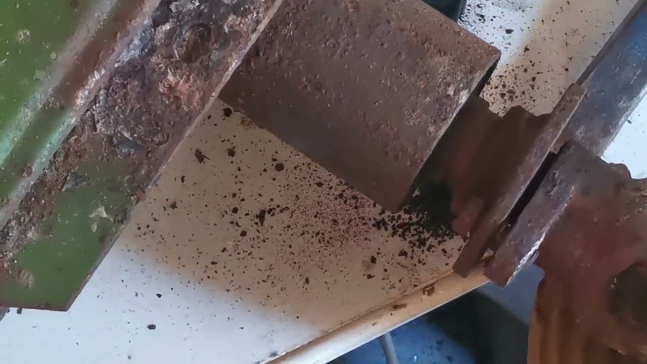 Restoring of old, very rusted Amazone ZAF fertilizer spreader Part 2