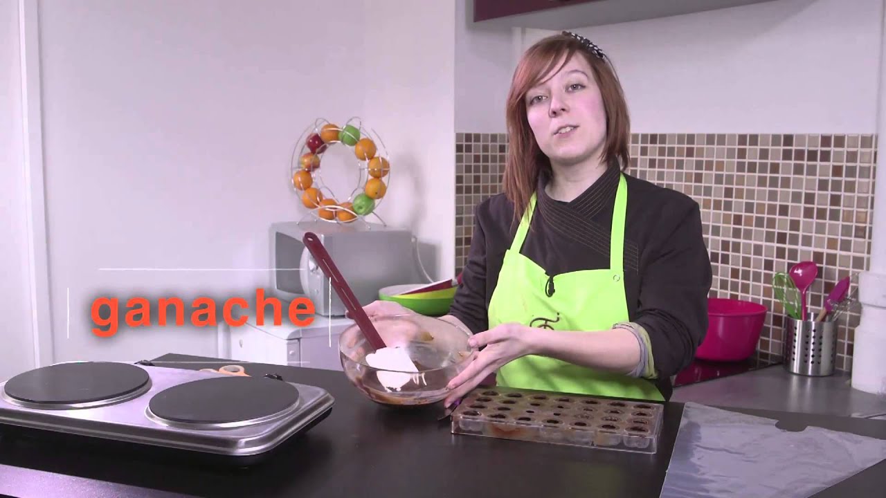 Faire des chocolats aphrodisiaques en forme de cœur - idée dessert pour la saint valentin