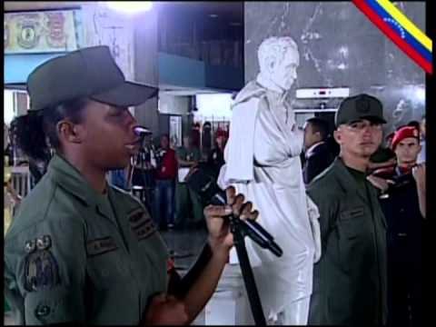 Mujer soldado canta &quot;Febreros y Abriles&quot; en honor al Comandante Hugo Chávez