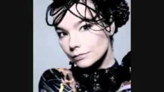 Video thumbnail of "it's oh so quiet - bjork ( lyrics)"