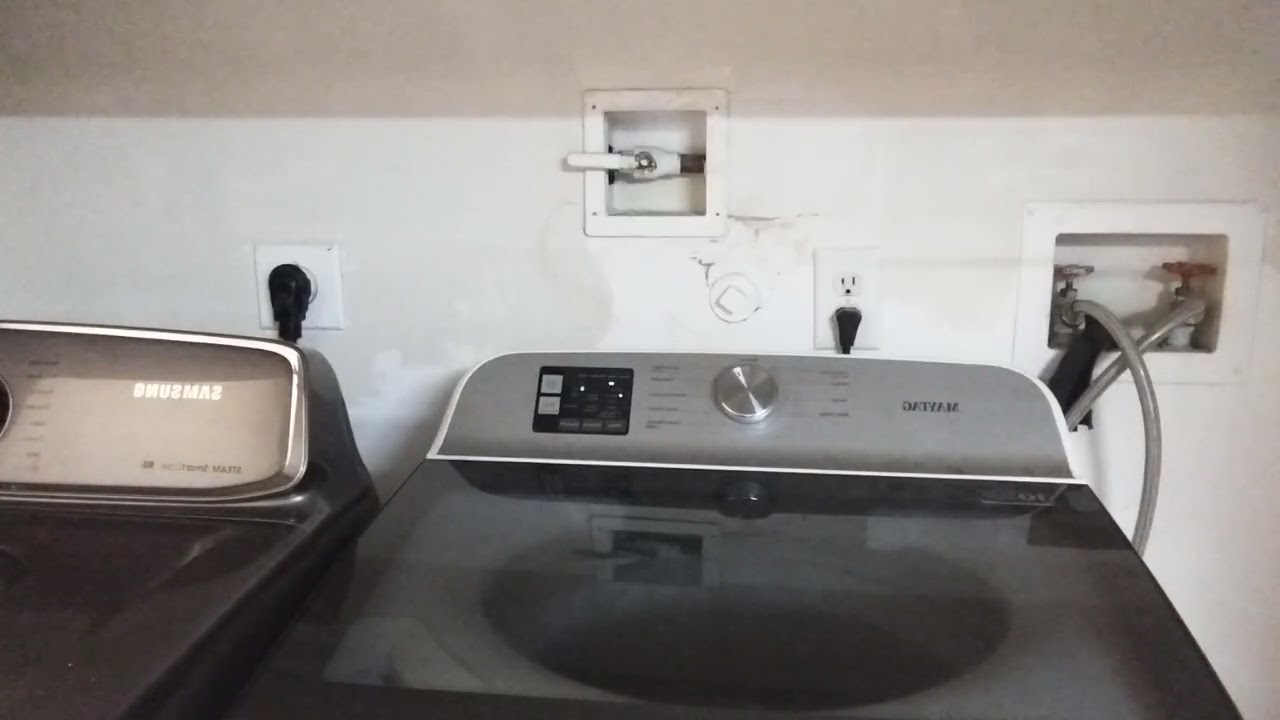 Maytag is washing clothes Inter spin in wash