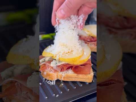 ТОСТ С ГРУШЕЙ И ХАМОНОМ 🤤 Это просто потрясающее сочетание вкусов ✅