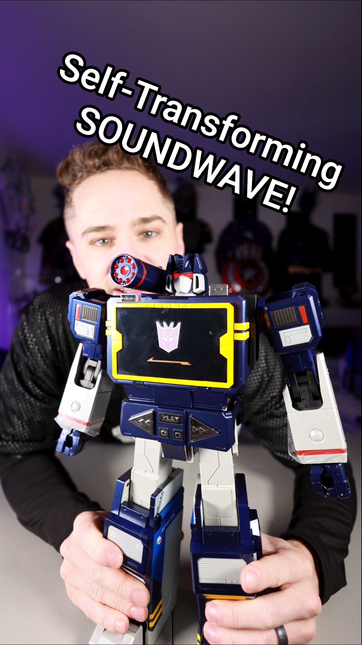 The first ever self-transforming Soundwave! #transformers