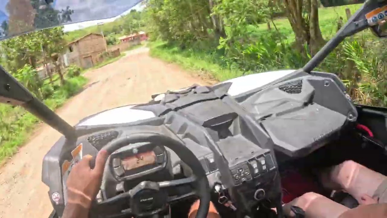 Conclui rolê sem destino com utv 