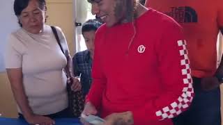 Los Demás Artista Deberían De Ser Como 6IX 9INE(TEKASHI DANDO DINERO EN UN COLEGIO)