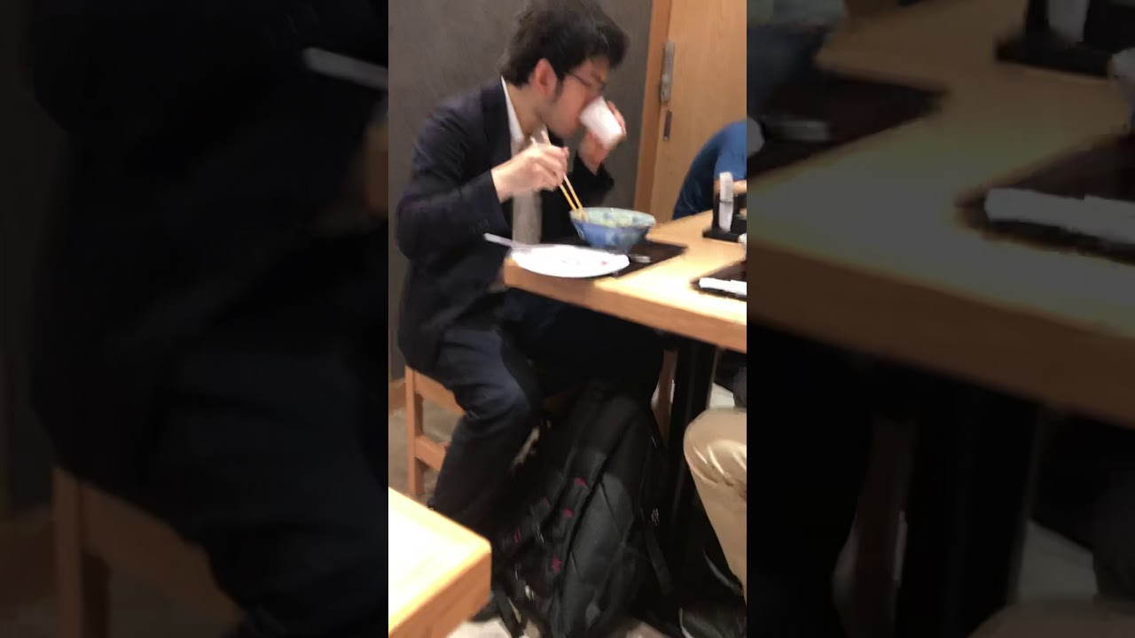 World fastest noodles eater!