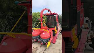 Crawler silage harvester, sourced from Chinawelcome to contact us anytime #silage #forage harvester