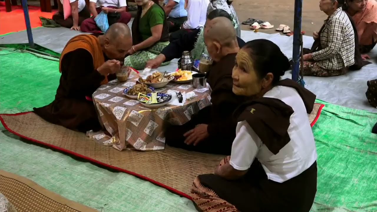 ပိန္နဲတောရွာ၊ ညအထူးဓမ္မသဘင် အောင်ပွဲအထိမ်းအမှတ် အာရုံဆွမ်းဆက်ကပ်တော်မူခြင်း။