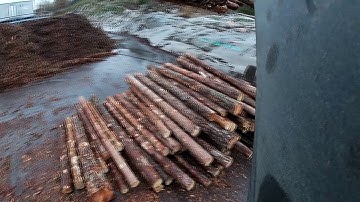 Unloading a load of Timber From a Timbertruck #3