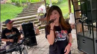 Jamming bareng Rere Grass Rock Nyanyi Lagu Nicky Astria Cinta di Kota Tua.