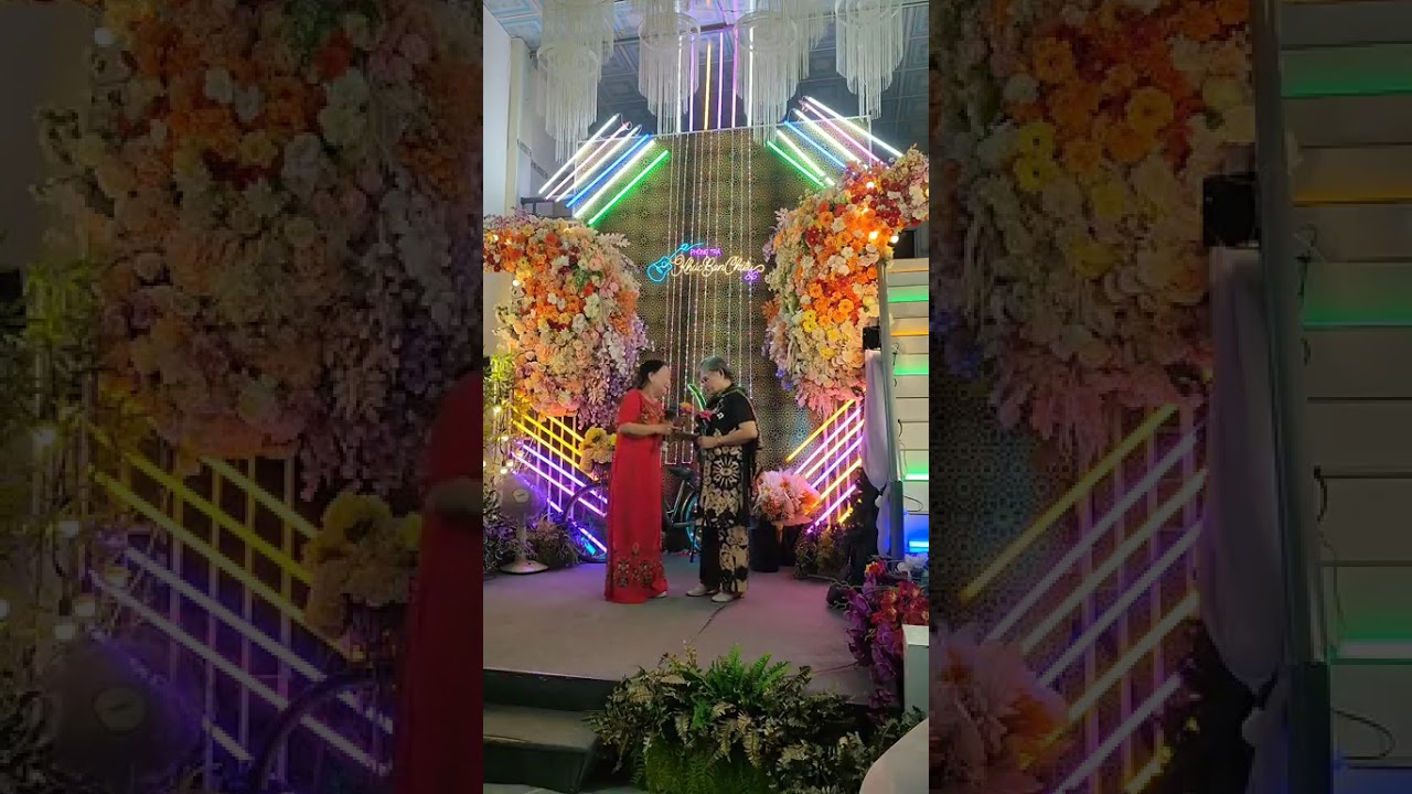 Cô Hồng Nhung & Kim Liên hát giao lưu âm nhạc tại Quán Khúc Ban Chiều 86 .