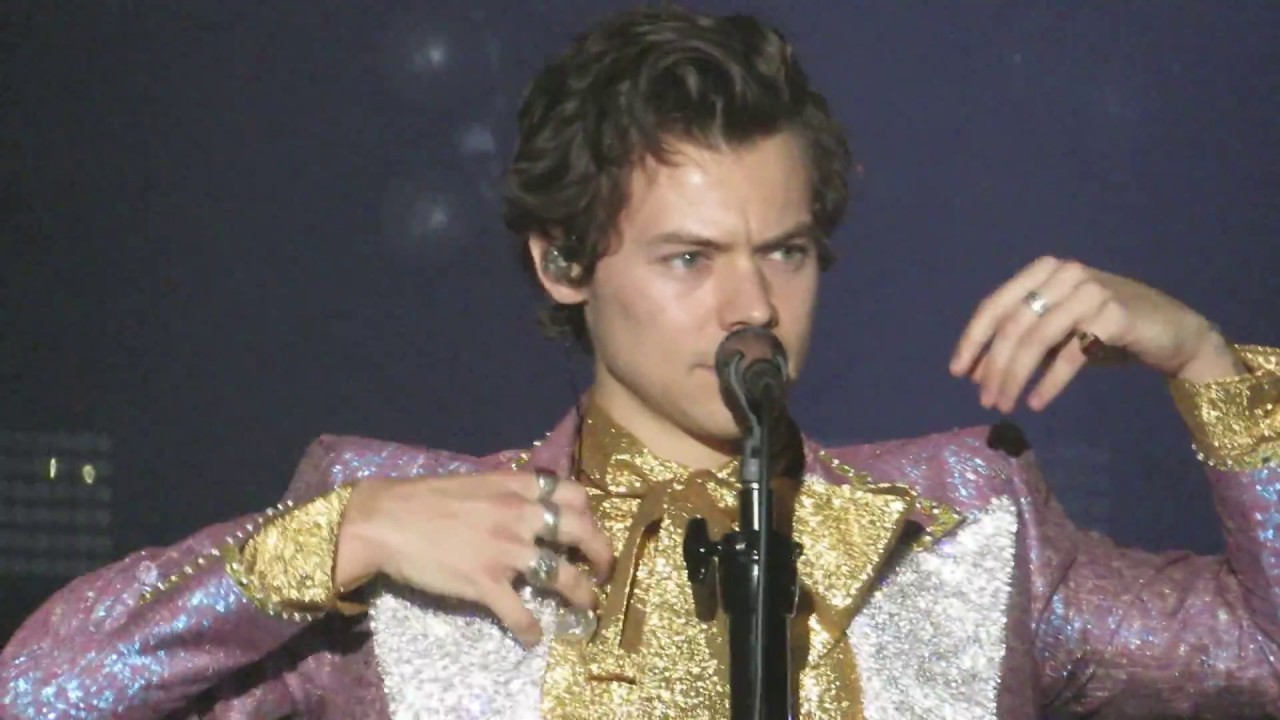 Harry Styles ft. Ornella: struggling to understand a fan's name