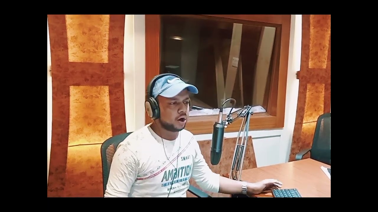 "Contest alert" Live show by RJ Yash at Half Lemon Radio. 