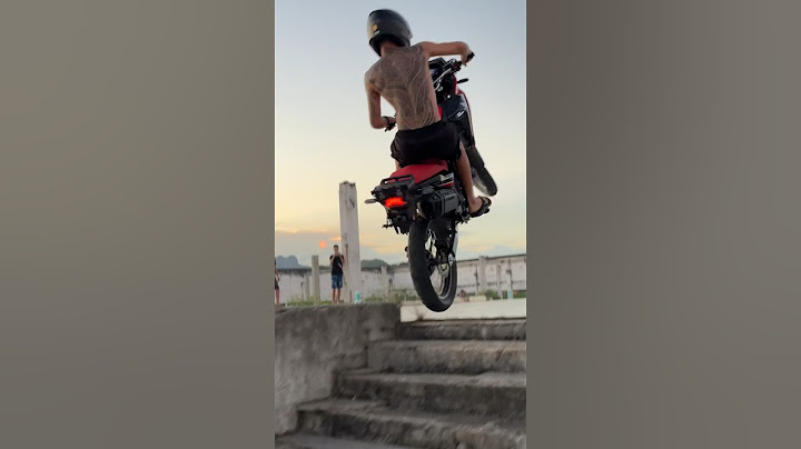 Degree climbing stairs - Vinicius Moffati #motorcycle #degree #xre300 #sahara300