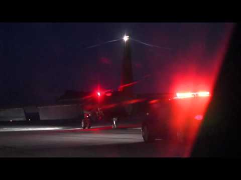 U-2 Dragon Lady Night Landings from a Chase Car with Audio