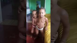 Crianças De 2 Anos Dançando Zé Da Veia Gente