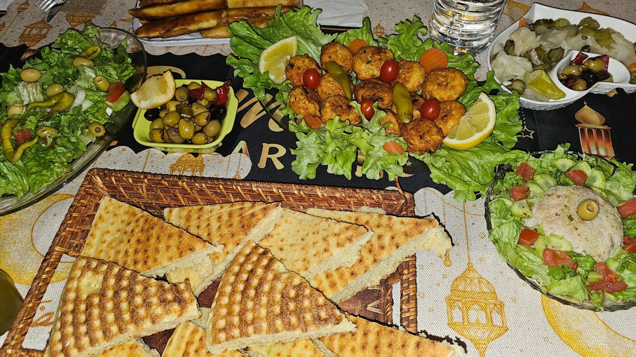 ما حبيتش نرمي لي فضل من البارح شوفو وش عملت بالدجاج لي بقى طيبت ورق البوراك و هاذي طولتنا 