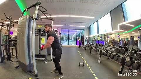 Tricep pushdown and hammer curl (superset)