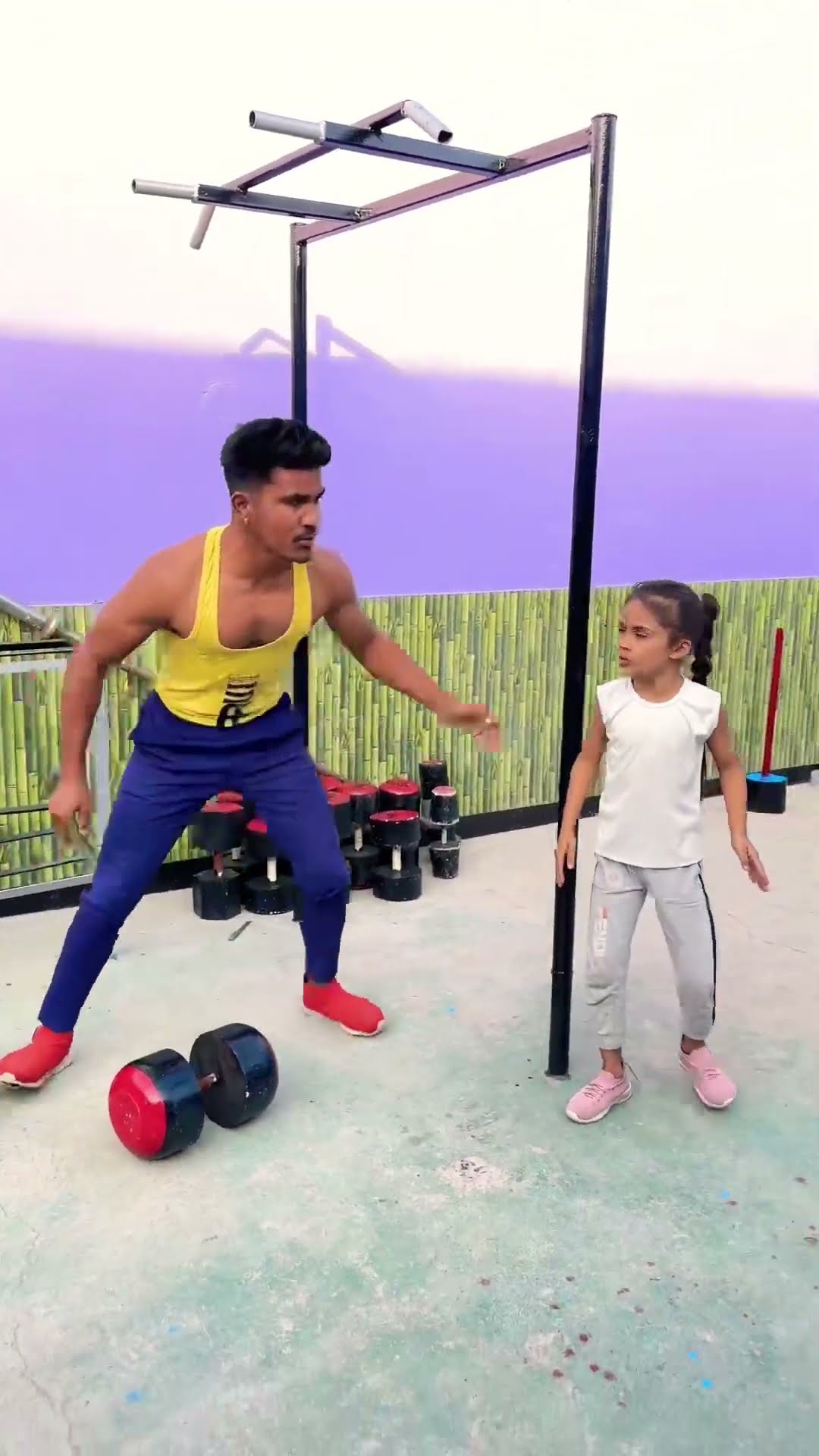dambal todane par aisee saja kaun deta hai? ??? #shortvideo #funnyvideo #comedy #funny