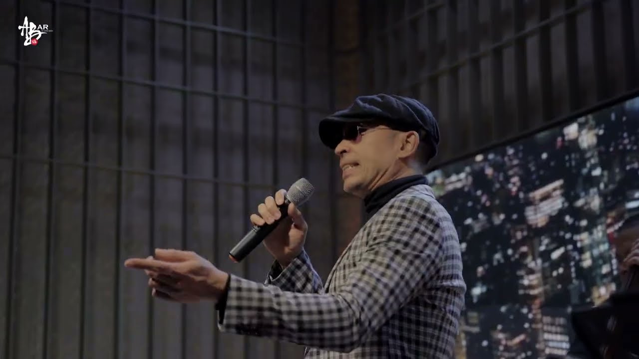 Jamie Aditya & The Mezzrolers – “Feet Too Big” Live at ABar Jakarta