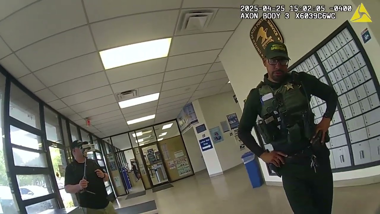 Проверка соблюдения Первой поправки к Конституции США переросла в столкновение с полицией на почте.