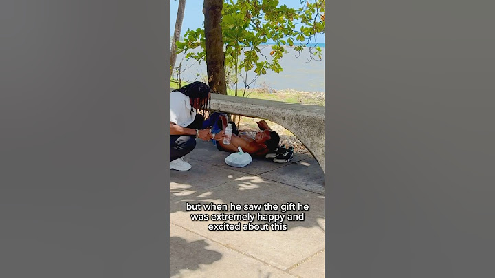 Heartwarming Act of Kindness: Good Samaritan Surprises Homeless 🙏❤️ #explore