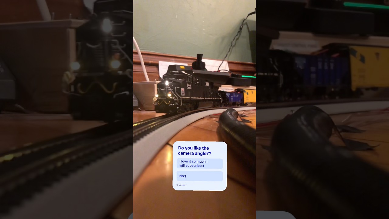 Illinois Central 3008 rounds bend #railtrack #modelrailroad #modeltrains #railwaycontent #train