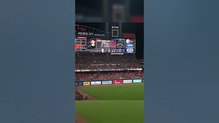 INSANE WALK OFF HOMER! #shorts #ytshorts #mlb #baseball