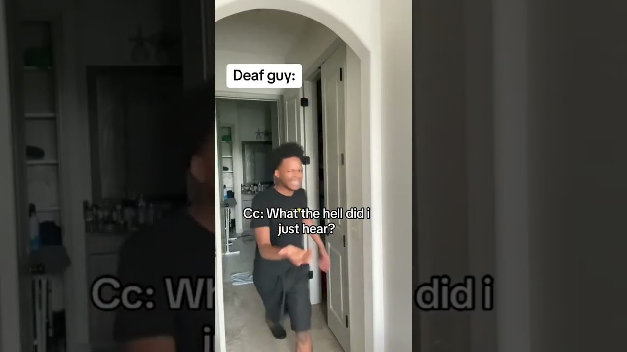 Когда ты ведешь себя странно в своей комнате, и тут появляются твои родители 🤨