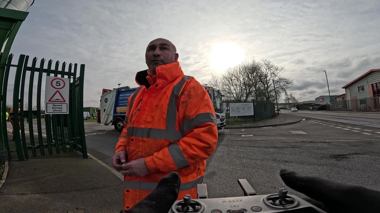 Обычно для этого требуется разрешение! 🤔🎥🛸❌