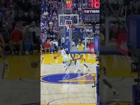Steph Curry snatches