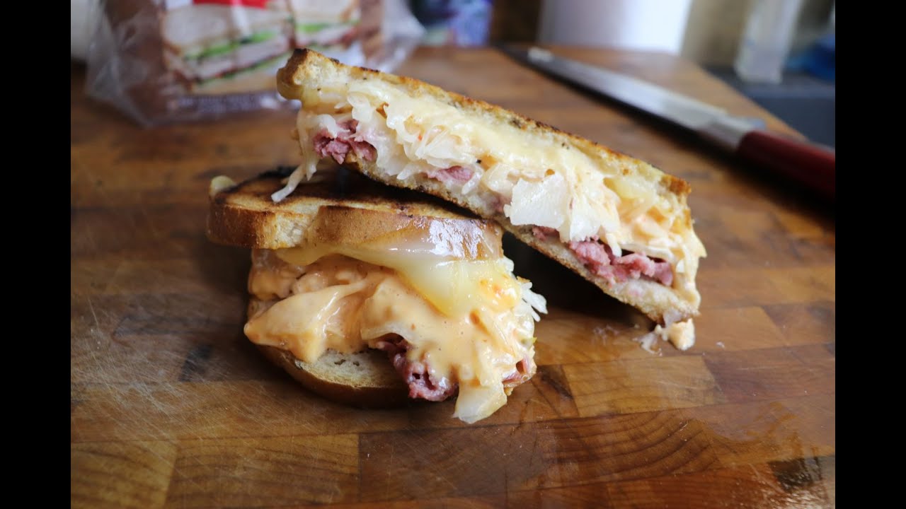 The Ultimate Quick Reuben! Sandwich! Corned Beef! Sauerkraut! Thousand Island dressing! Rye Bread!
