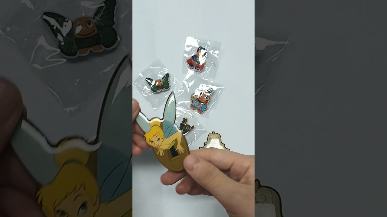 High Quality Custom Made Metal hard enamel cmyk printing pin badge Merry 0819 0825