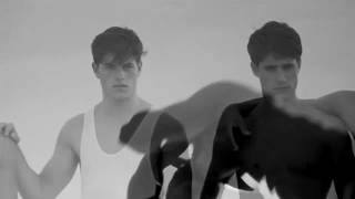 ARTIST PHOTOGRAPHER FILMMAKER AND VIDEOGRAPHER AND PRODUCER BRUCE WEBER    Films and vidéos