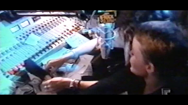 Belinda Carlisle gets her tights cut