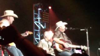 Alan Jackson - Chasing That Neon Rainbow (Baton Rouge, LA)