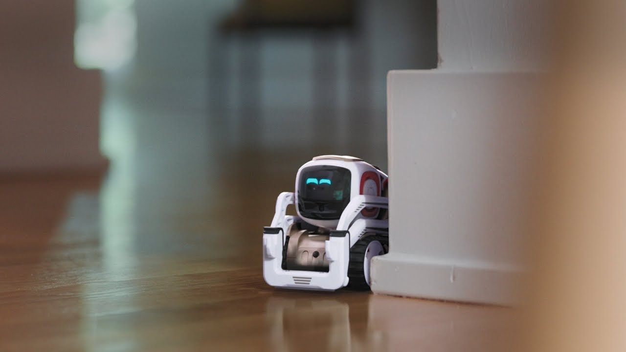 Anki Cozmo  Play Smarter 