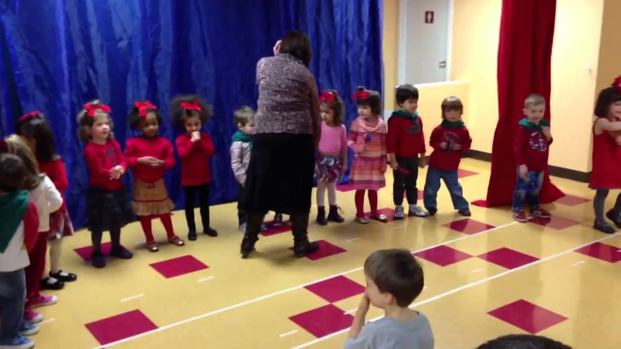 Spectacle de Noel garderie les colibris de BoisFranc YouTube