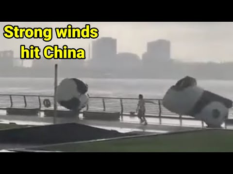 Strong winds and heavy rain strikes Shanghai, China