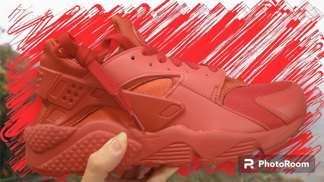 nike huarache triple red
