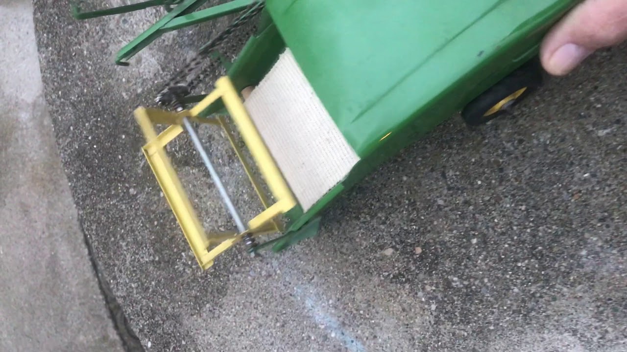 Vintage Tru Scale / Eska / Carter John Deere Combine