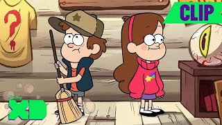 The First Scene of Gravity Falls | Meet Dipper and Mabel! | @disneyxd