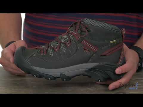 Vidéo: Bottes De Randonnée Targhee II Mid De Keen Women - Réseau Matador