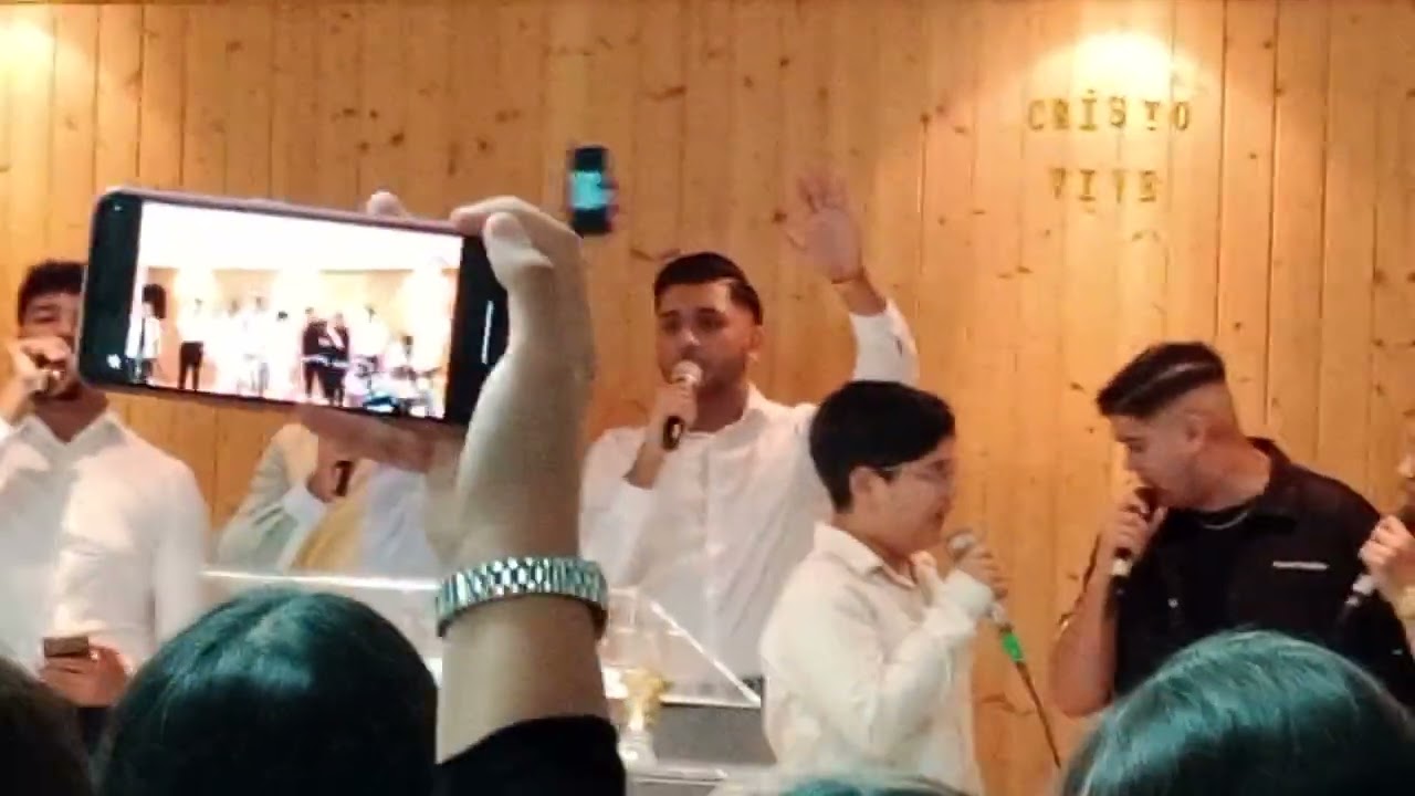 Coro hombre Iglesia evangélica Filadelfia Nueva Vida. Jovenes