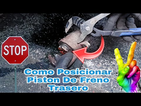 Video: ¿Cómo se comprime el pistón de la pinza del freno trasero?